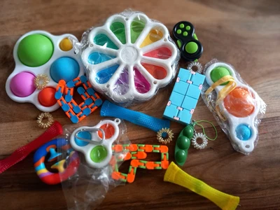 £7.99 • Buy 18 Piece Sensory Toys Autism Set Bundle Poppers Pea Bands NEW