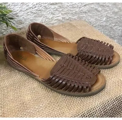 Girl Mia Womens Slip On Shoes Brown Basket Weave Low Top 9 • $9.89