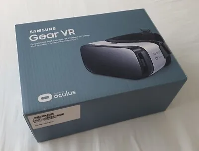 Samsung Gear VR Virtual Reality Powered By Oculus Excellent Condition  • $40