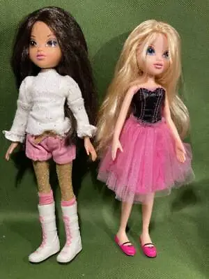 Moxie Girlz Dolls ~❤️~ Blond And Runette EUC #78 • $9.99