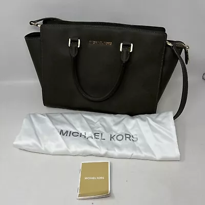 Michael Kors Tote With (2) Handles And Crossbody Strap • $40