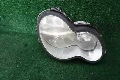 2001 2002 2003 2004 Mercedes W203 Right Head Light Oem 0302481002 • $85.74