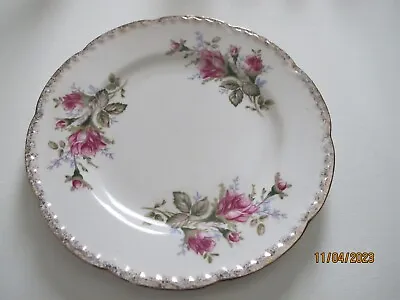 Esco Moss Rose China Dinner Plate Roses Coupe Gold Trim 10 1/8” Japan • $10.39