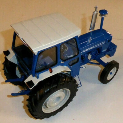 Model Tractor Ford 7600 7A1 Launch Edition 1/16th Scale By Universal Hobbies NEW • £74