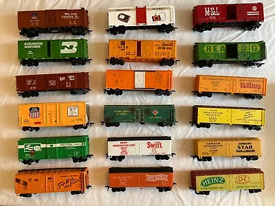 Vintage HO Scale 40' Boxcars W/truck-mounted Hook-horn Couplers - No Boxes • $3.99