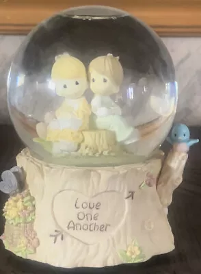 Precious Moments Musical Water Snow Globe LOVE ONE ANOTHER  1998 • $20