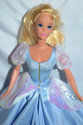 $3.95 • Buy VINTAGE 1997 DISNEY CLASSICS ~ PRINCESS STORIES COLLECTION, CINDERELLA In GOWN