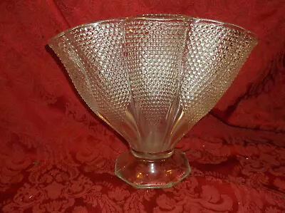 Vintage L.E. Smith Hobnail Thousand Eyes Fan Vase • $22