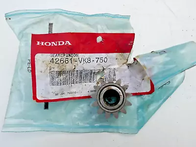 Genuine Honda Part Pinion Gear 42661-VK8-750 RHS  HRX476  426 • £19.95