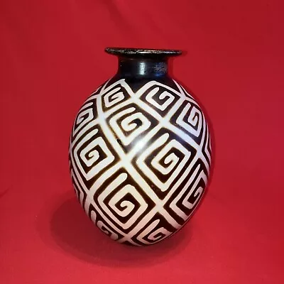 Vintage Chulucanas Peru Geometric Pottery Clay Vase Large Signed Luis Salas 2002 • $75