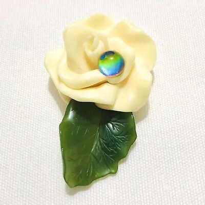 Vintage WENDY GELL Off White & Green Lucite Gardenia Flower Brooch/Pin  N157 • $30