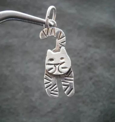 Far Fetched(?) Tabby Cat Vintage 925 Sterling Silver Bracelet Charm Pendant 1.5g • $15.50