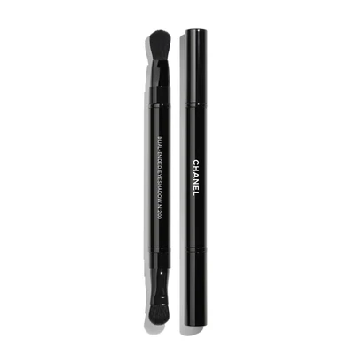 £39 • Buy LES PINCEAUX DE CHANEL EYESHADOW BRUSH No 200 DUAL-ENDED CHANEL