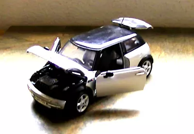 Maisto 1:18 Scale - Mini Cooper - Silver W/Black Top Some Wear • $19