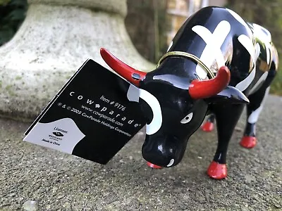 Cow Parade Figurine ‘Hugs And Smooches’ Boxed (has Repaired Horn) • £25