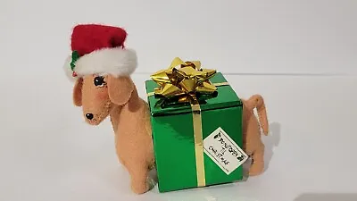 Annalee 2010 Gift Delivery Dachshund Puppy Weiner Hot Dog Santa Hat Christmas 5  • $23.95