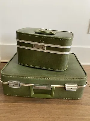 Vintage 1950s Towncraft Mid Century Green Luggage & Travel Train Case Suitcase • $40