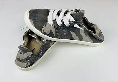 Maurices Women’s Classic Camo Slip On Comfort Walking Shoes Size 7.5 • $12