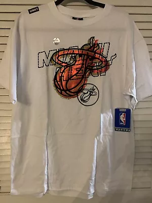 UNK NBA Mens T-Shirt Size L Miami Heat Basketball Graphic White • $20