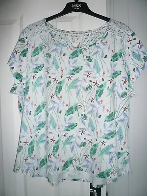 Mantaray Blue green Floral Top /tee Shirt Size 20 (22) cotton  White Good Con • £9.50