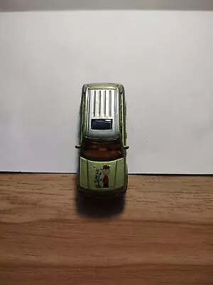 Customized Charlie Brown Christmas 2005 Range Rover Sport 1/64 Diecast Loose... • $4.50