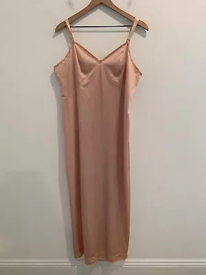 $24.75 • Buy Vintage Olga Adjust-A-Length Full Slip Dress Womens 40 Beige Nylon