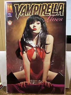 VAMPIRELLA LIVES #1 DECEMBER 1996 1st PRINTING HARRIS COMICS PHOTO COVER Variant • $9