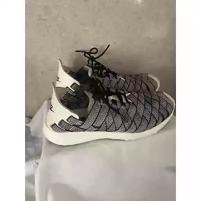 Nike Black And White Woven Women’s Athletic Shoes 9.5 • $19