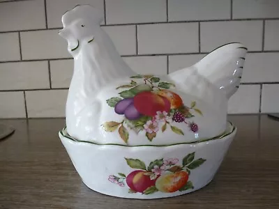 Fresh Fruit Regal Collection Ceramic Chicken Egg Basket • £10.99
