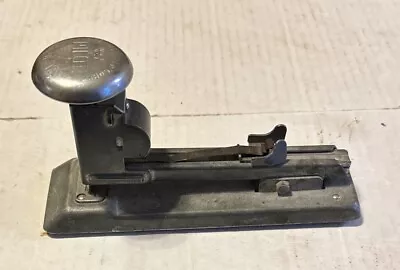 Vintage Pilot Stapler Model No. 402C Chicago IL USA • $19.95