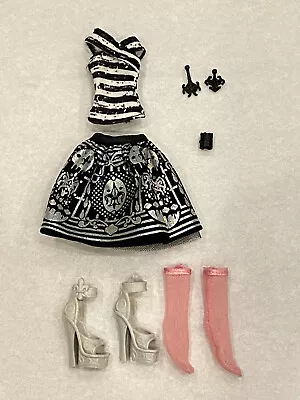 Outfit Lot_Monster High Doll 1st Wave G1_Rochelle Goyle_Clothes Pink Socks Shoes • $53.95