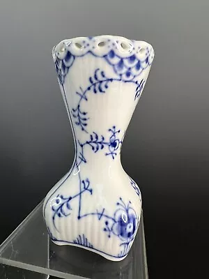 Royal Copenhagen Blue Fluted Full Lace #1162 Bud Vase Circa 1965 4  • $49.99