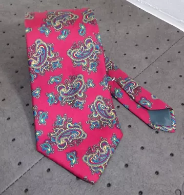 028-Van Heusen - Red Paisley 100% Silk Neck Tie 3.5 W X 58 L FABRIC FROM ITALY • $19.99