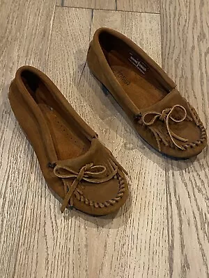 Minnetonka Moccasins Women's Kilty Hardsole Size 6 Brown • $30