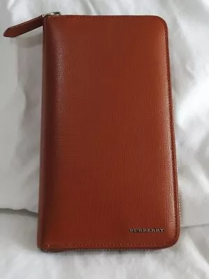 Wallet Women- Burberry Zip Around Renfrew Wallet  Condition: Excellent • $525