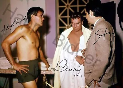 Spartacus Tony Curtis Laurence Olivier With Director Stanley Kubrick Signed 7x5 • £5.99