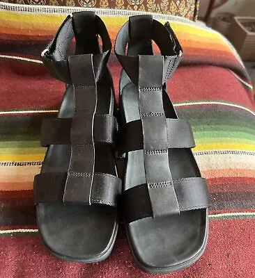 Ugg Eeba Black Sandal Size 7 • $39.99