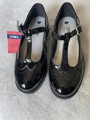 £6 • Buy Girls Matalan Black Buckle Chunky School Shoes Size 1