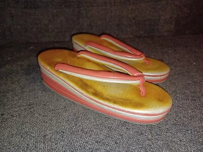 VINTAGE JAPANESE PLASTIC GEISHA SANDALS 1960s 1970s ERA • $15