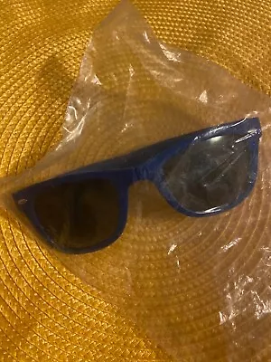 Wilson Sunglasses • $5