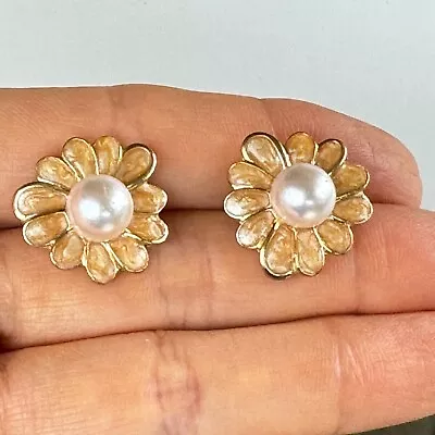 Vintage Daisy Light Pink Pearl And Cream Enamel  Gold Tone Stud Earrings 3D • $11.99