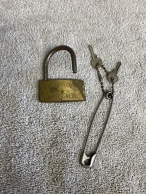Colddoor VINTAGE MINI PADLOCK WITH KEYS. MADE IN CHINA • $3.99