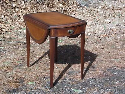 Vintage Hepplewhite Mahogany Drop Leaf Pembroke Table Leather Top End Table • $595