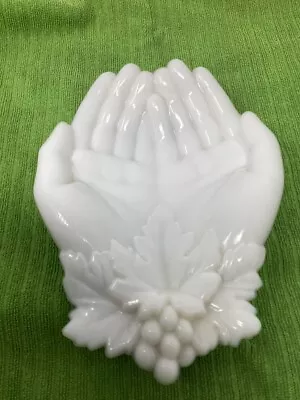 Vintage Westmoreland Milk Glass Cupped Hands Soap Trinket Dish • $22