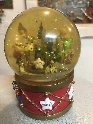 2002 Macy's Thanksgiving Day Parade Musical Water Globe • $15.99