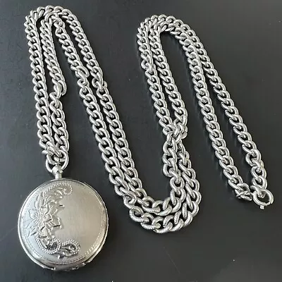 Signed CORO Vintage Silver Tone Locket Pendant Necklace Embossed Flower Leaf A36 • $0.99