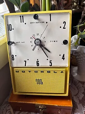 Sunfire Yellow 1951-1952 Motorola Model 52CW1 AM Vacuum Tube Clock Radio • $175