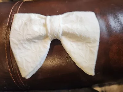 Vintage Royal Rust Resistant Clip-On Bow Tie White Mens  • $15