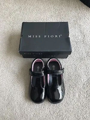 £15 • Buy Young Girl Miss Fiori ‘TARA’ Black T-bar Patent Strap Shoes UK 8 EU 25.5