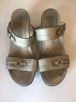Women’s Mephisto Sandals Shoes Gold Leather Rhinestones Size 37 US Size 6.5 • $14.90